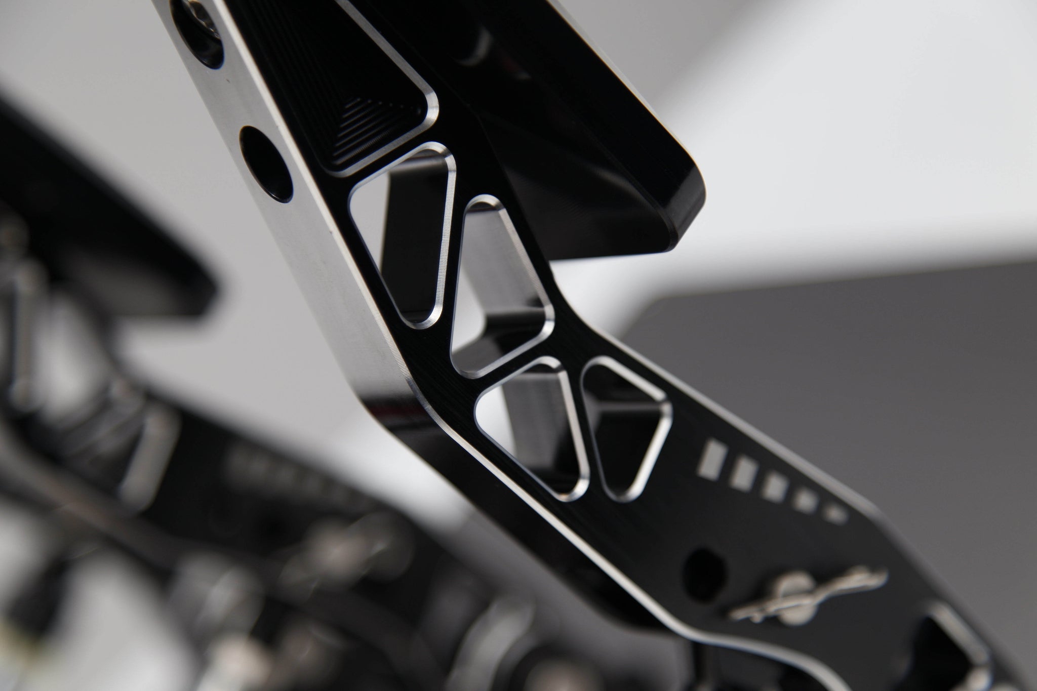 SIMAGIC P2000-R Pedals  3-Pedal Set（PRE ORDER）